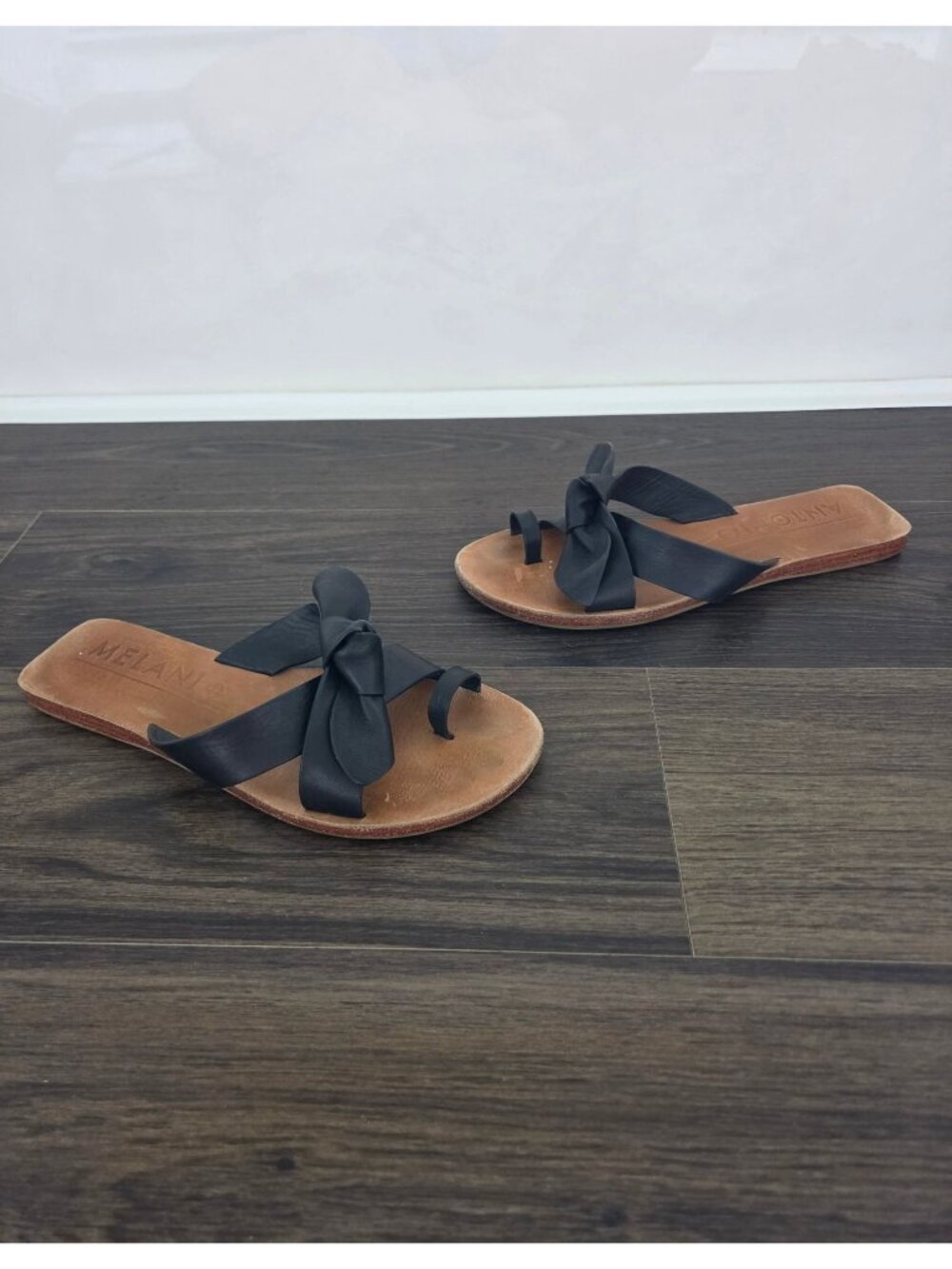 💙 Antonio Melani Black Leather Bow Toe Loop Slide Sandals Size 8 Flat Slip On